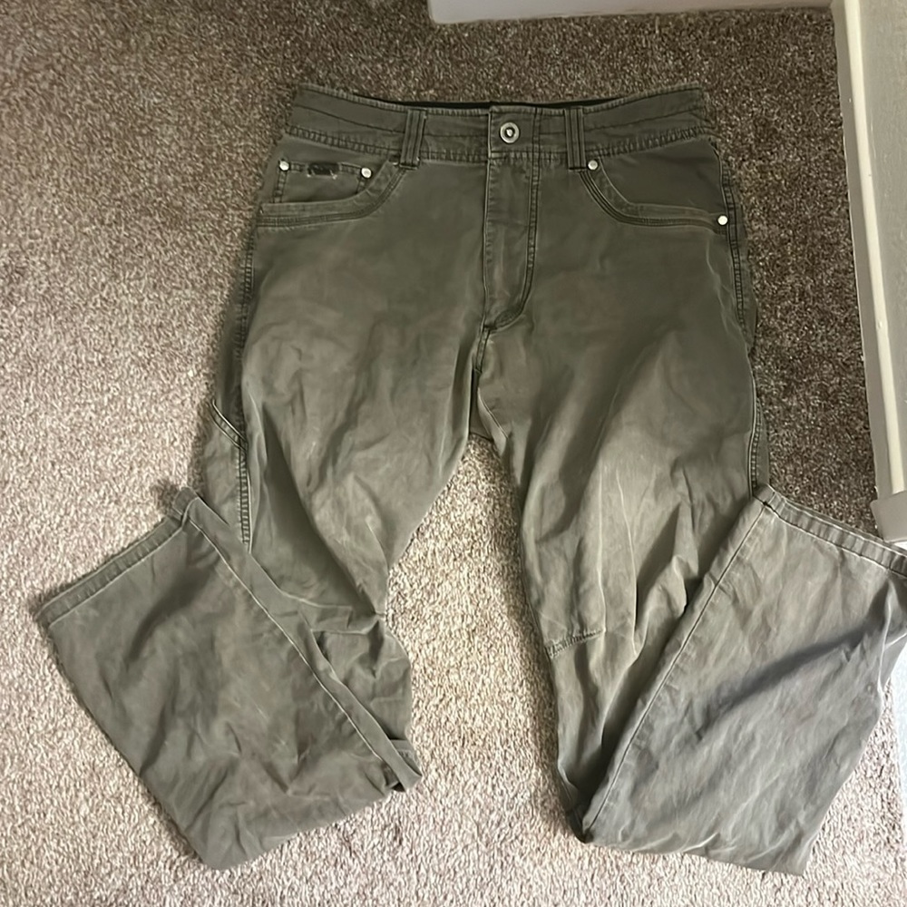 Men’s gray Kuhl pants